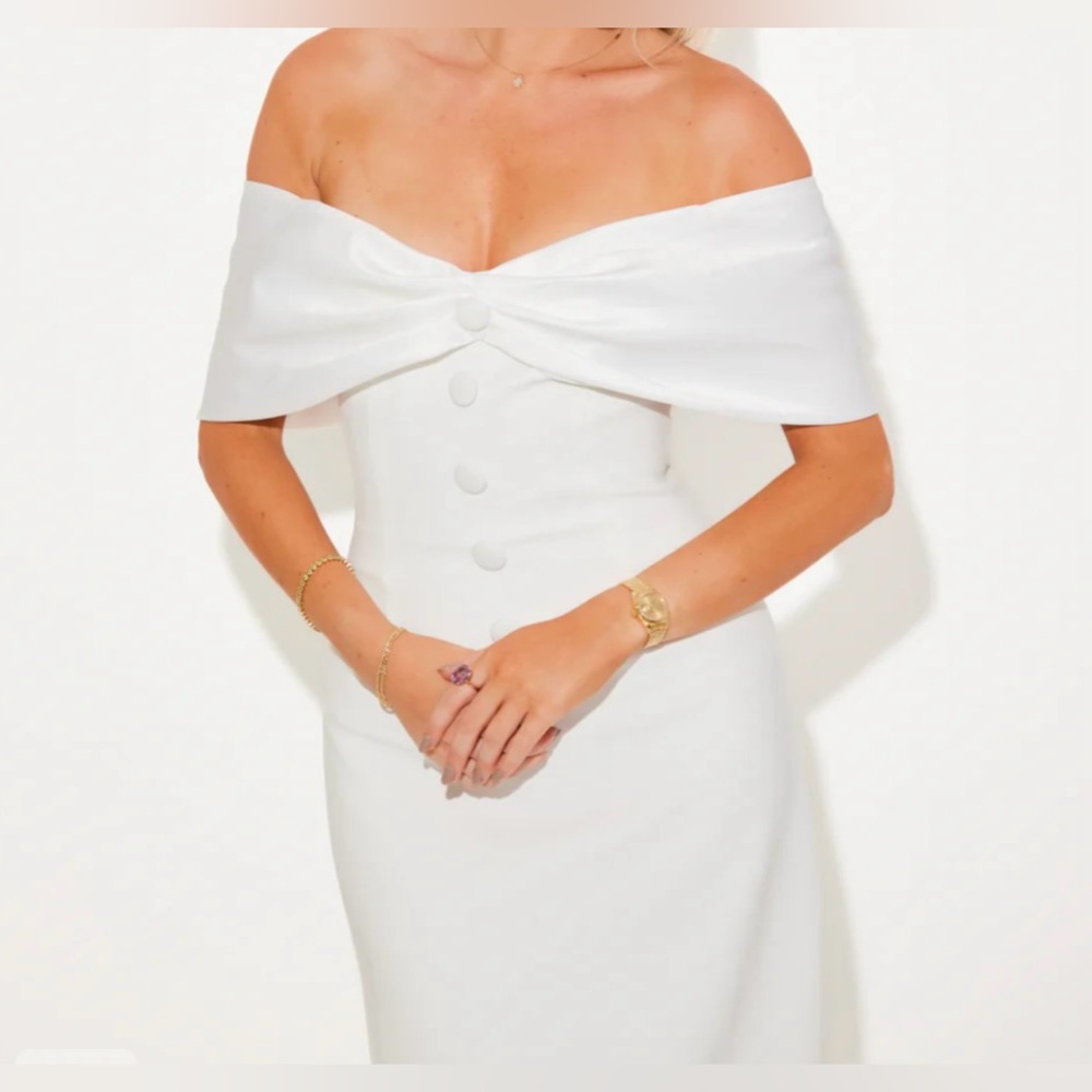 NEW Odd Muse- The Ultimate Muse Bow Midi Dress